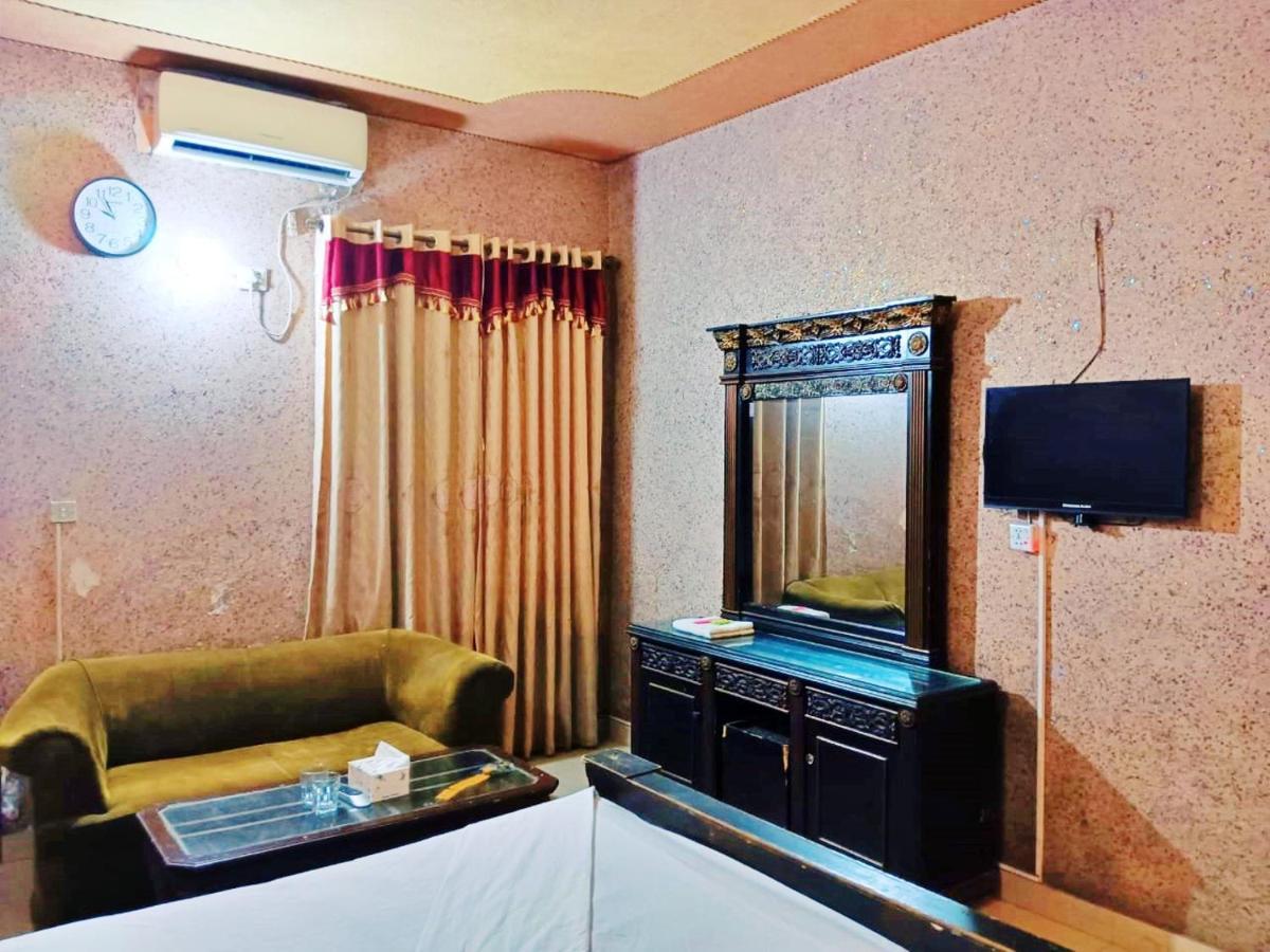 Moon Soon Hotel Lahore Extérieur photo