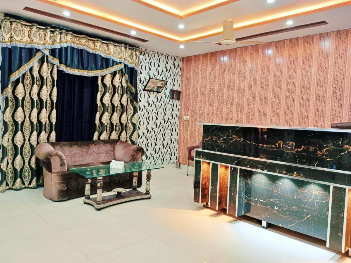 Moon Soon Hotel Lahore Extérieur photo