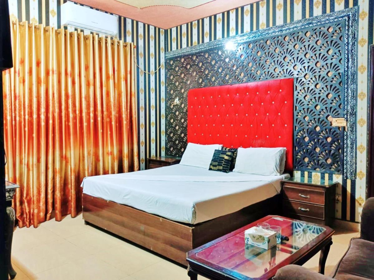 Moon Soon Hotel Lahore Extérieur photo